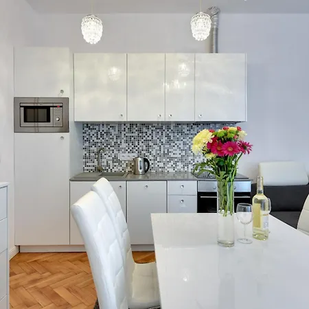 Platinum Chmielewskiego Apartment